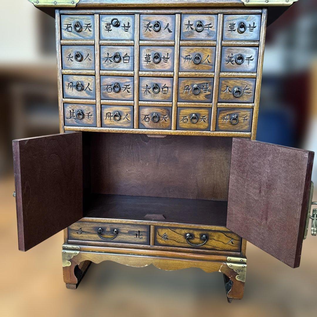 韓国 李朝けやき作り 薬箪笥 くすり箪笥 魚の鍵付き 民芸家具 収納 和室 収納