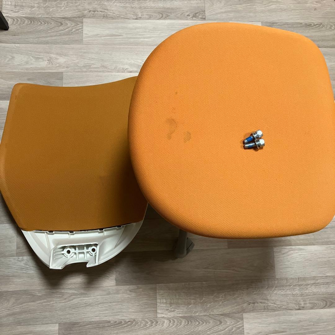 【送料込み】2023年製　オカムラ　オフィスチェアCG11WR