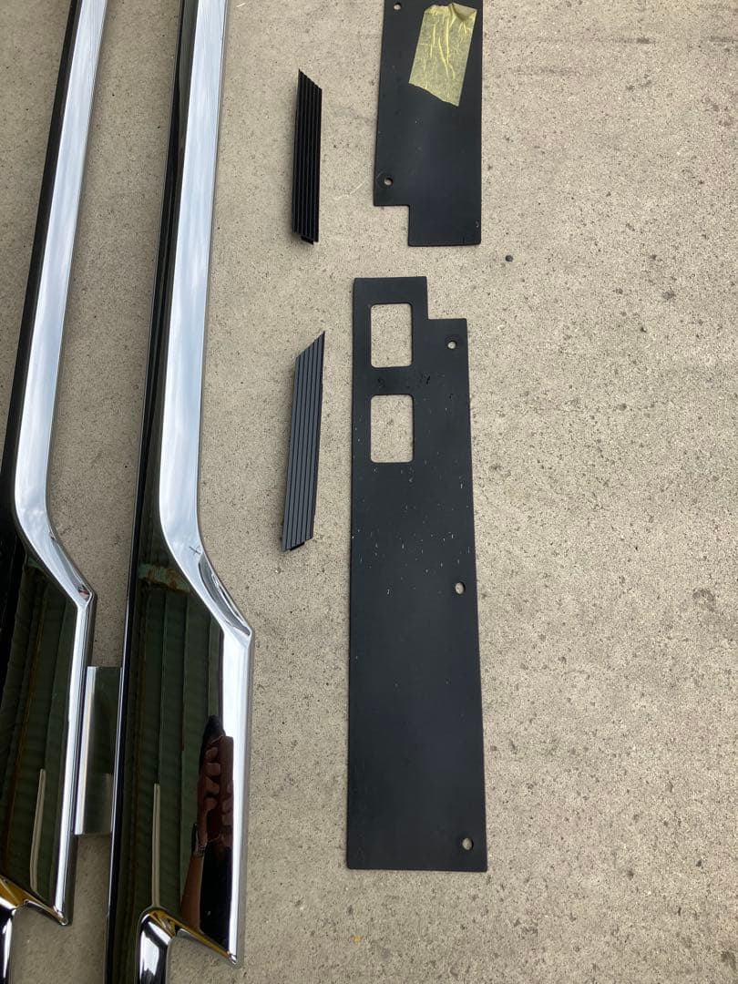 ISUZU フロントグリル　未使用　　5