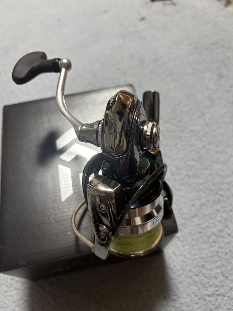 ダイワ18イグジストEXIST LT3000S-CXH 美品 スピニングリール