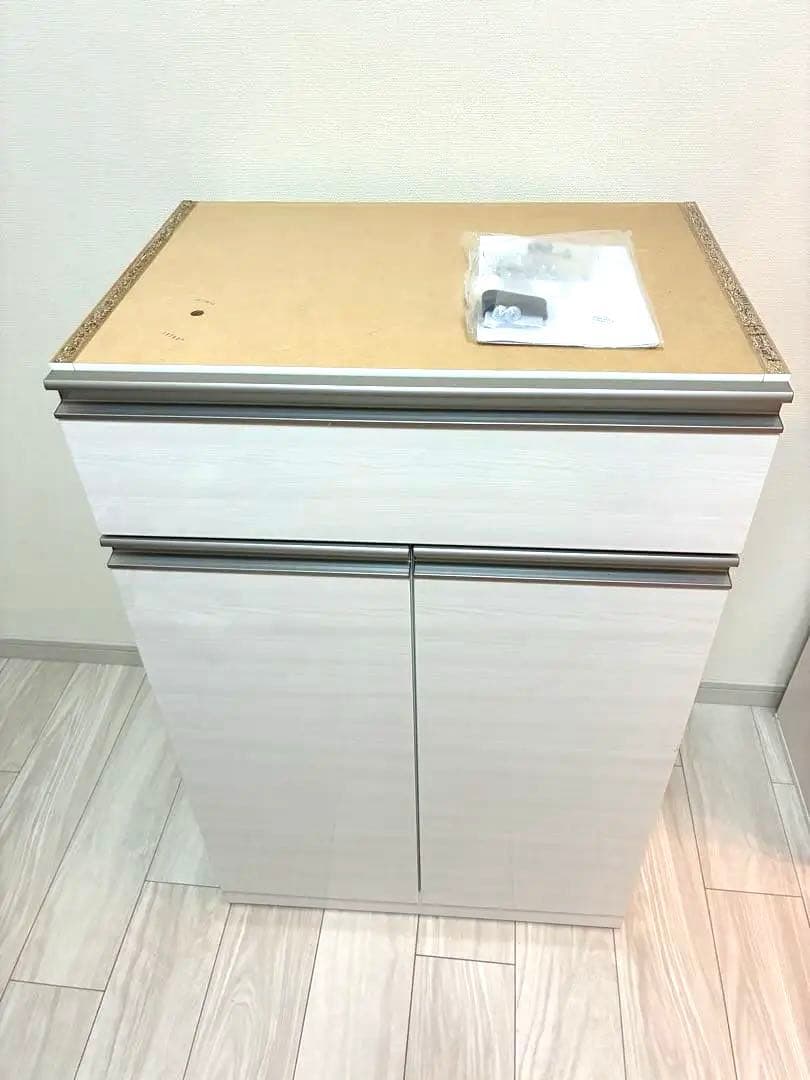 【匿名たのめる便発送】ニトリ　リガーレ　下台カップボード　1/4までお値下げ！