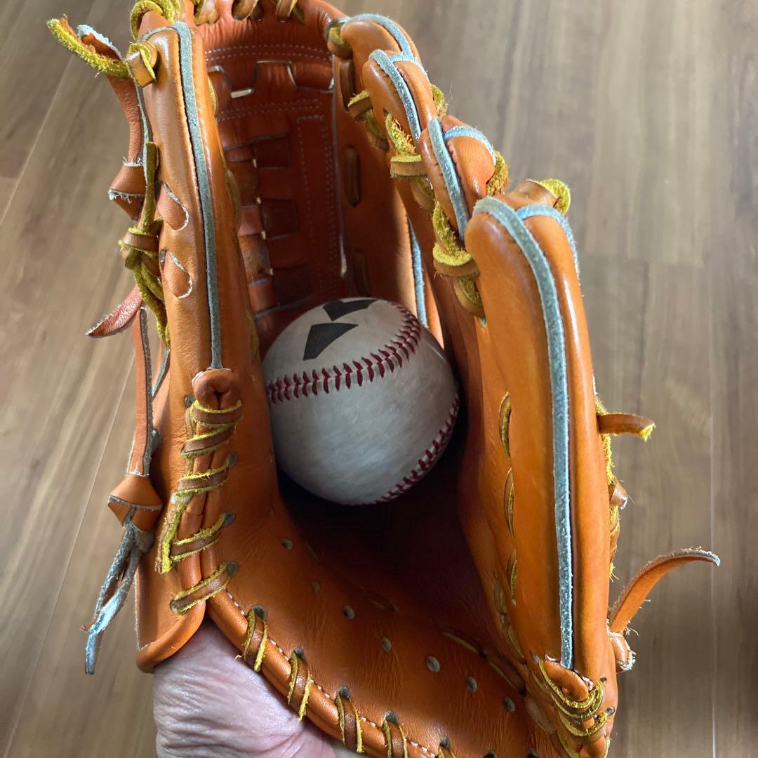 cawsグラブ　アトムズ