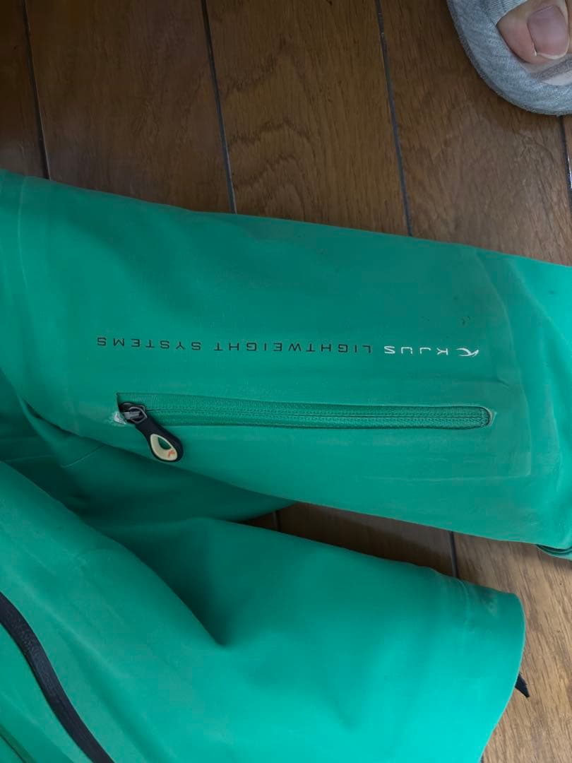 チユースKJUS　スキーウェア