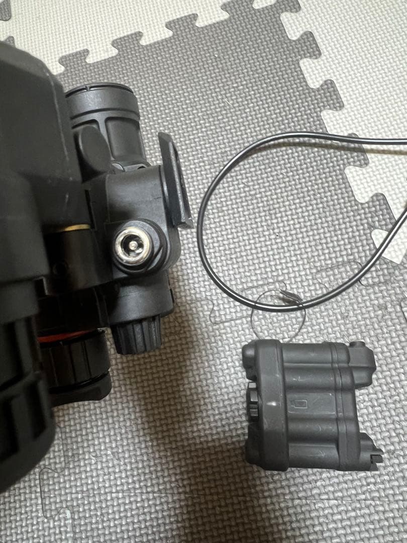 PVS-31 デジタルナイトビジョン 実動 IR 四角画面タイプ