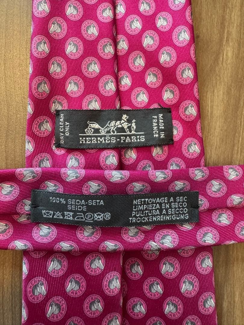 【HERMES】エルメス　ネクタイ　ピンク　馬柄 高級シルク100%