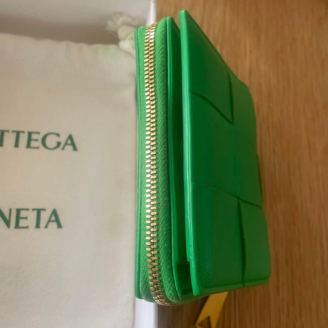 【美品】Bottega Veneta パラキート 二つ折り財布