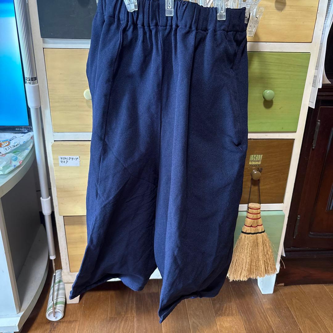 ◉値下げです。COMME des GARÇONS ネイビーショートパンツ