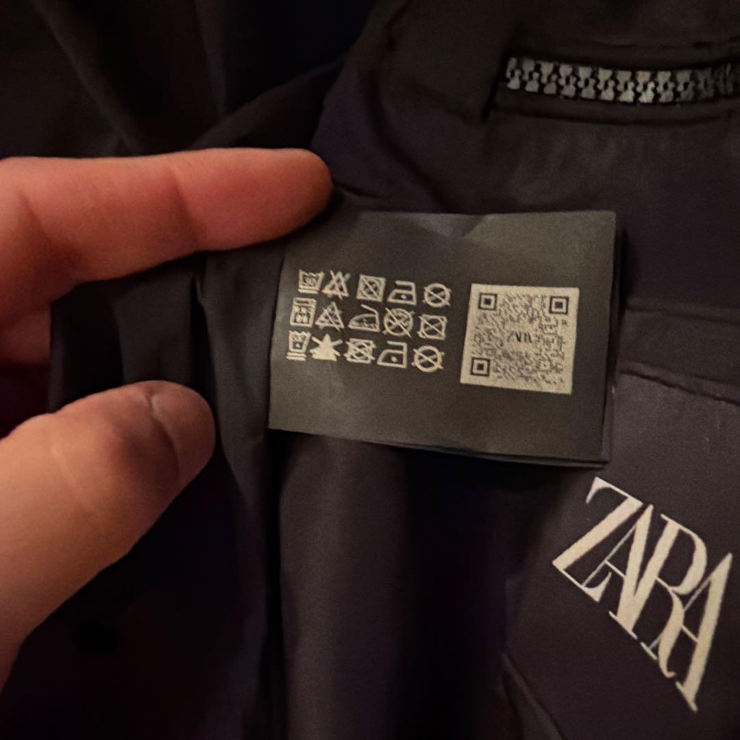 ZARA ブラック ダウンベスト フード付き