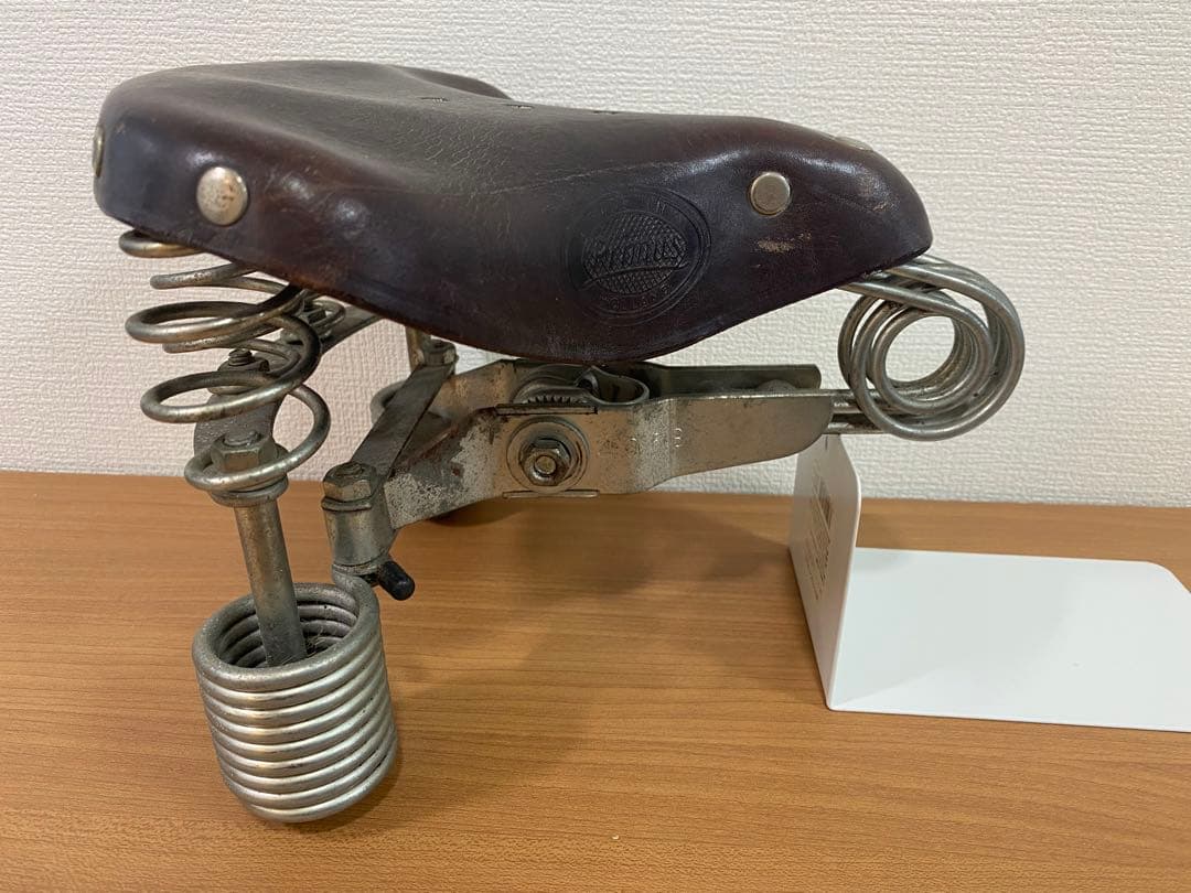 オランダ製　Lepper社　自転車用　ブラウン　レザーサドル