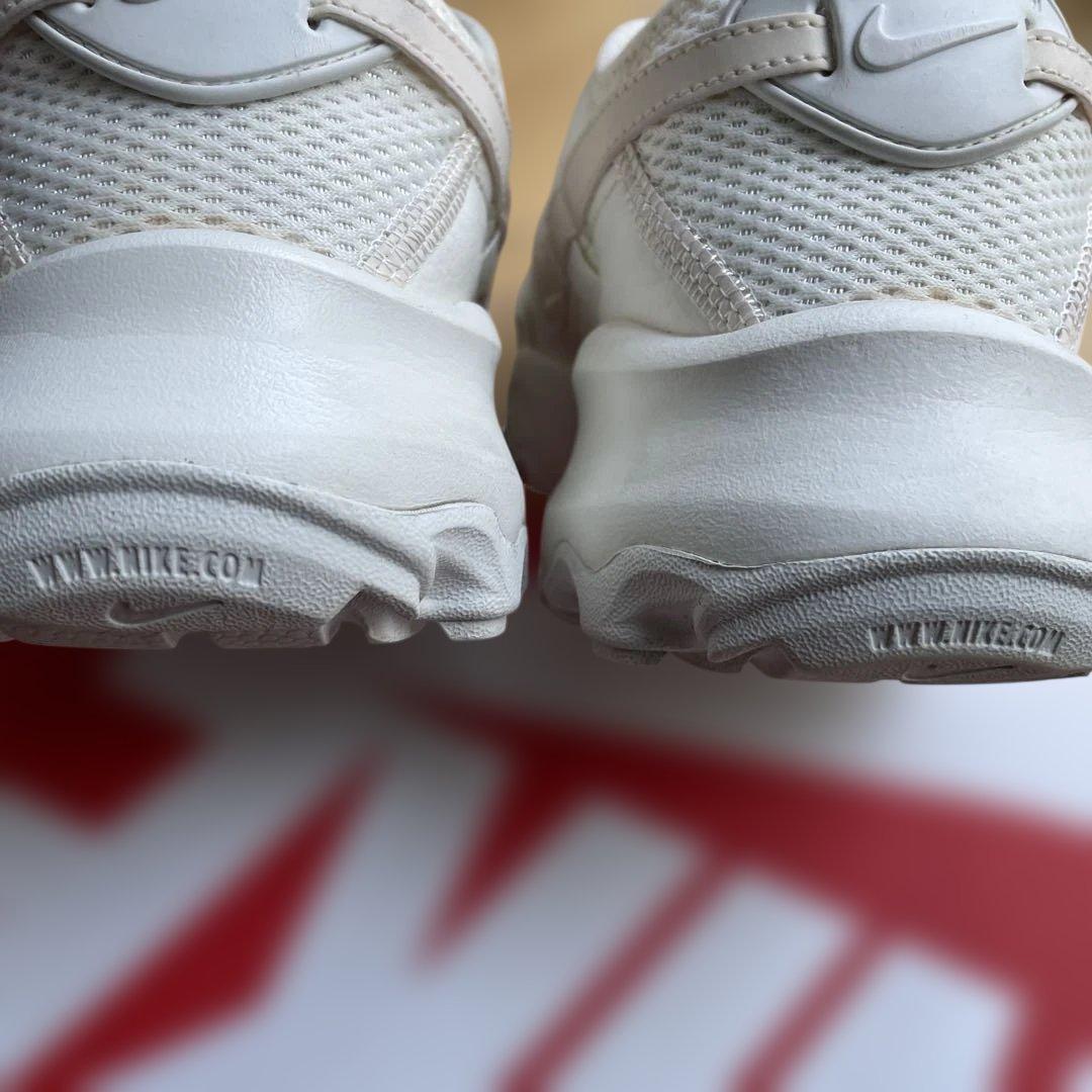 Nike ＴＣ7900 25.5センチ人気モデルホワイト スニーカー