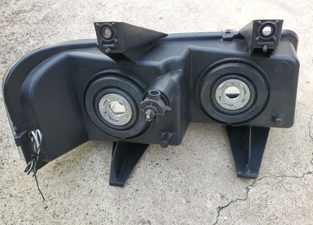 シボレーエクスプレス用LEDヘッドライト 左右中古・新品SET