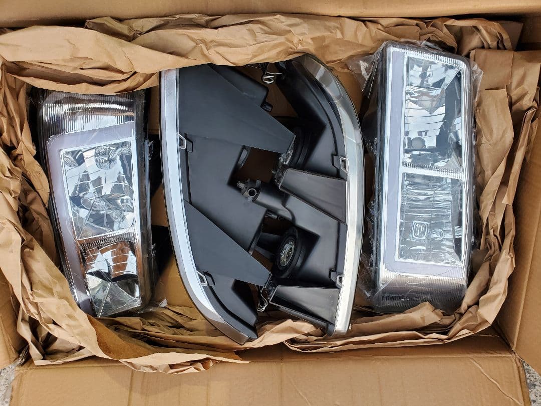 シボレーエクスプレス用LEDヘッドライト 左右中古・新品SET