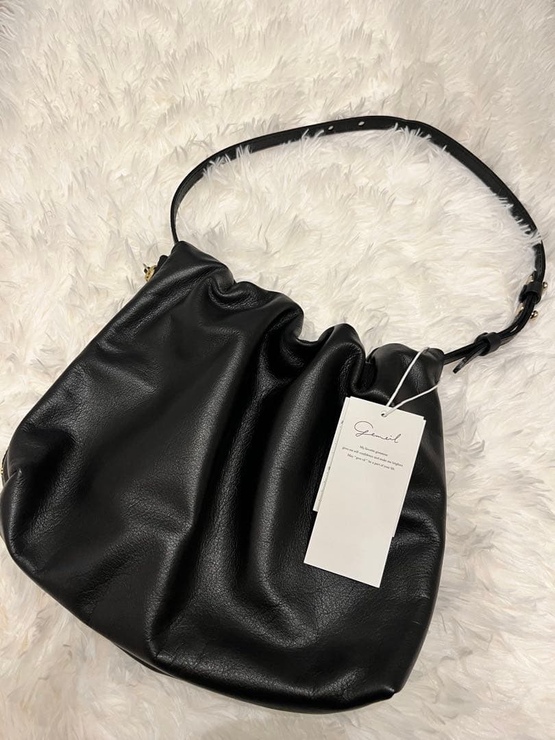 gemeil レザーワンハンドルバッグ ブラック
