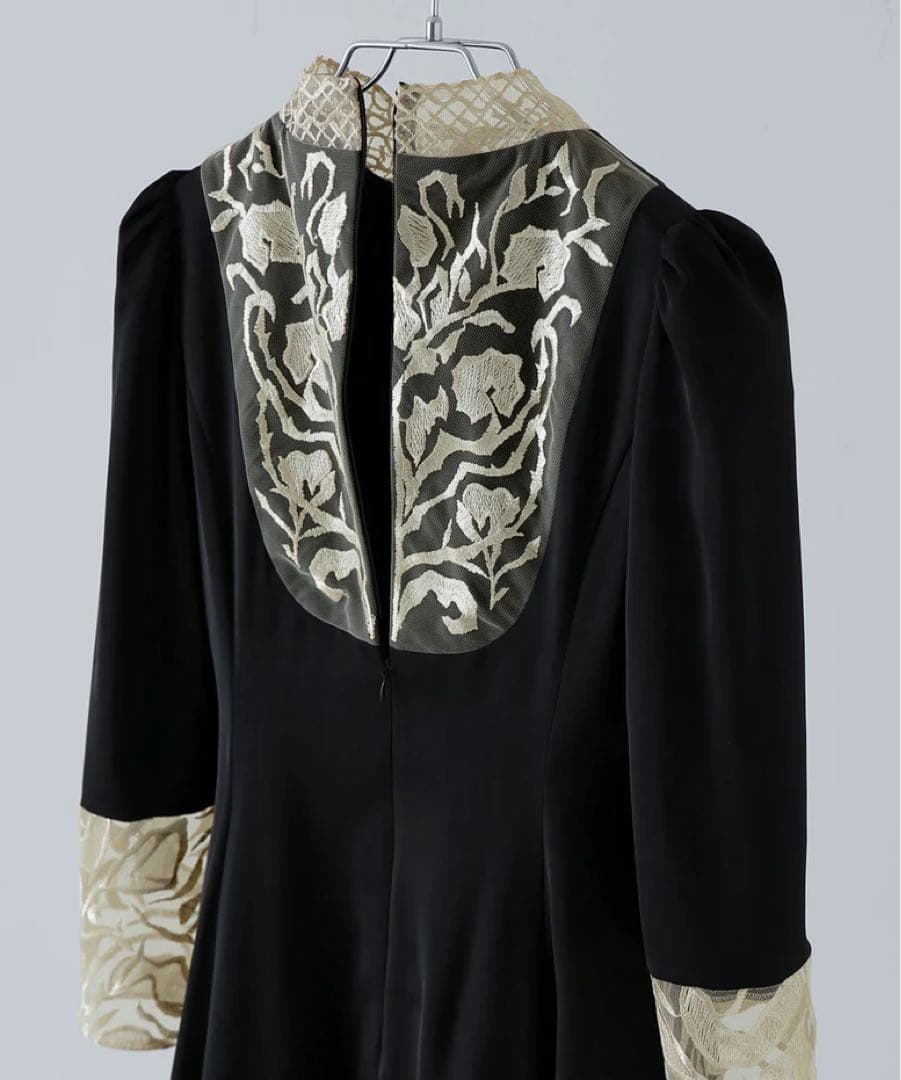 美品✨etoll バック刺繍フレアドレス　パーティー　オケージョン　結婚式　M