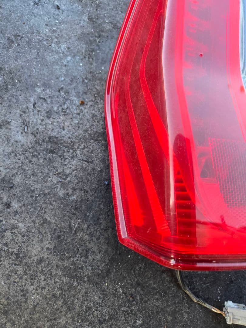 タンヴェル　LA600S 　ダイハツ　タント　テールランプ