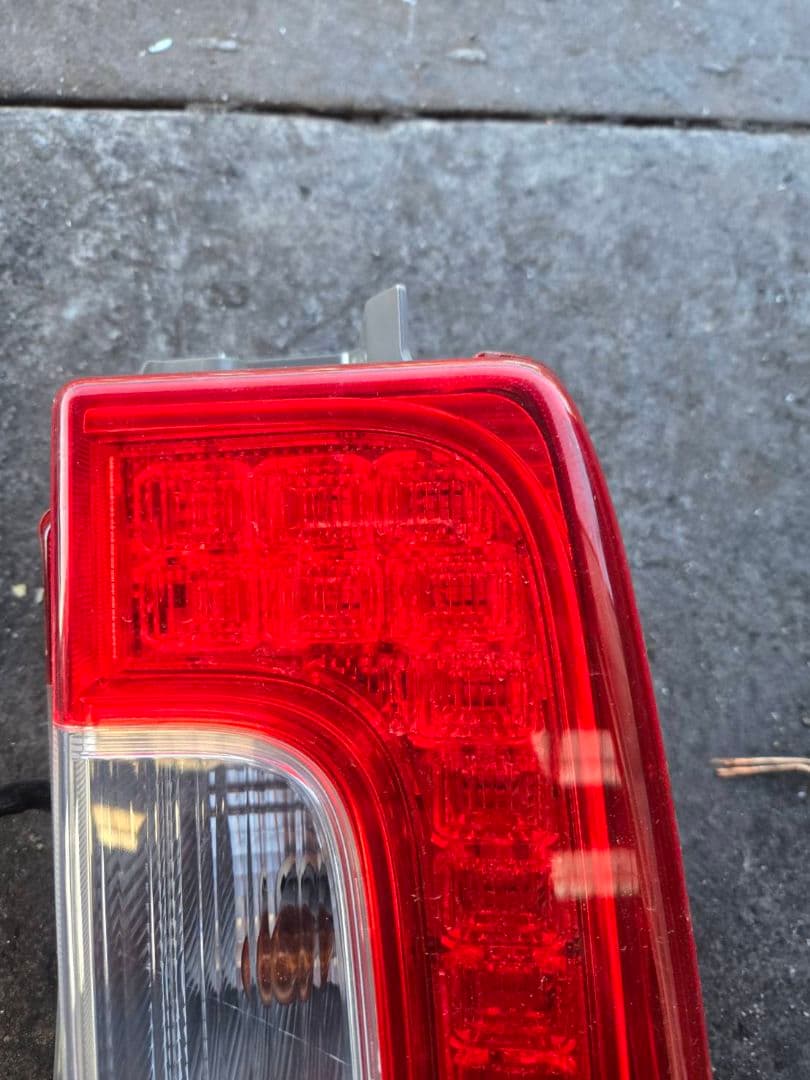 タンヴェル　LA600S 　ダイハツ　タント　テールランプ