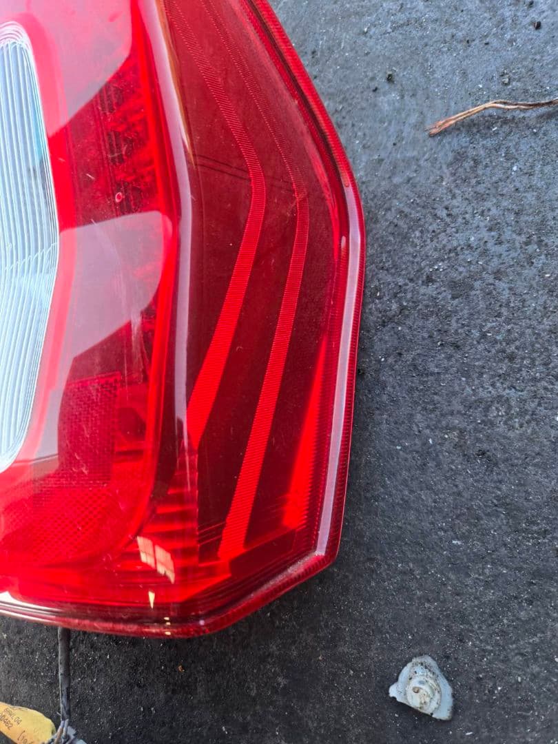 タンヴェル　LA600S 　ダイハツ　タント　テールランプ