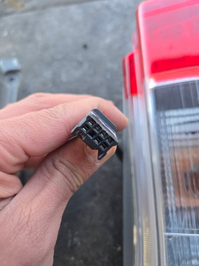 タンヴェル　LA600S 　ダイハツ　タント　テールランプ