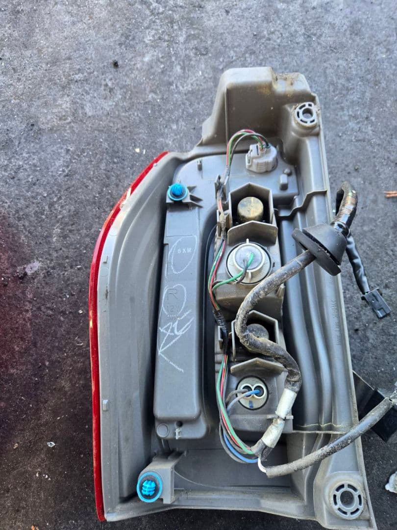 タンヴェル　LA600S 　ダイハツ　タント　テールランプ