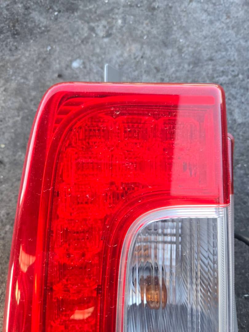 タンヴェル　LA600S 　ダイハツ　タント　テールランプ