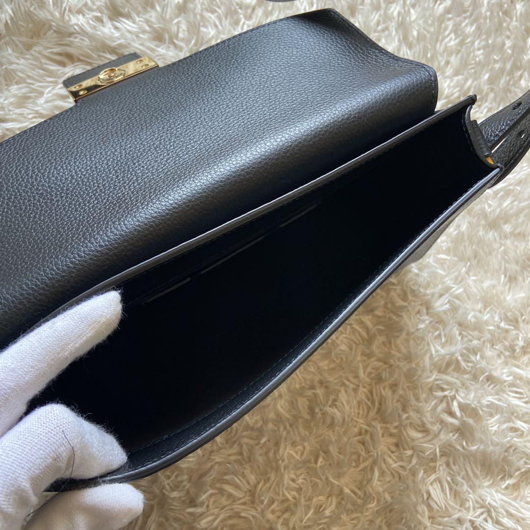 極美品　現行セルジオロッシ sr1 メッセンジャーバッグ　ブラック　金プレート