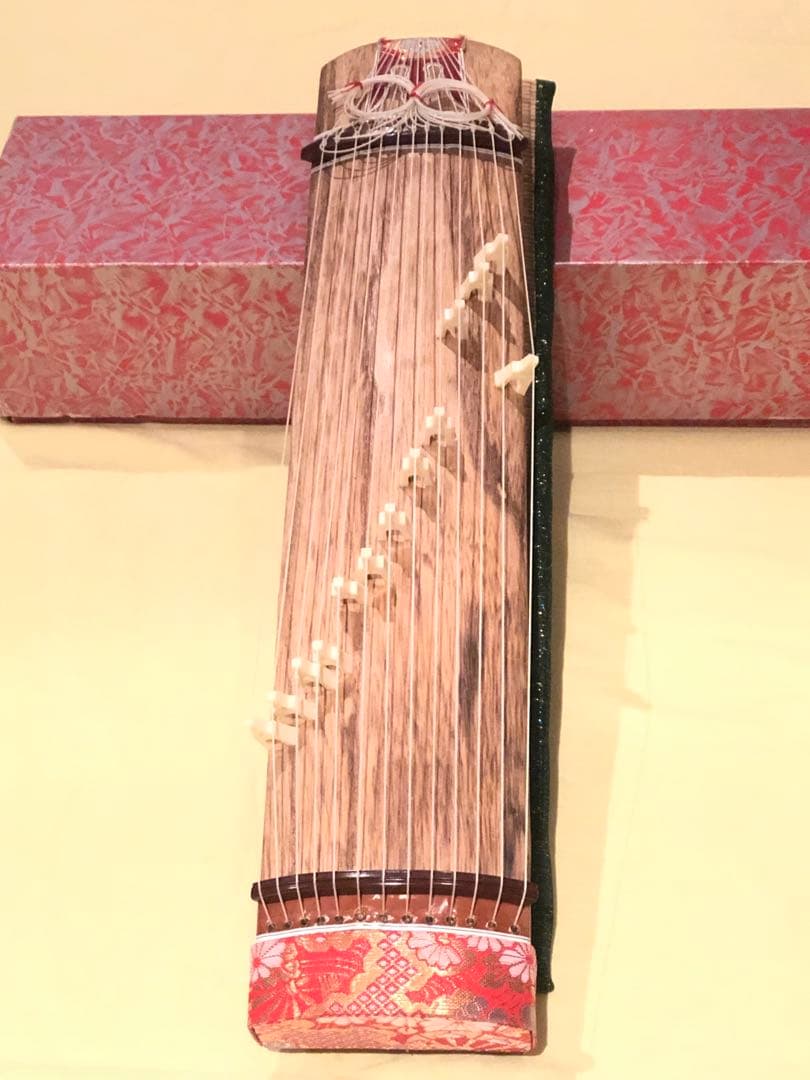 ミニ琴　全長約42cm　短琴　和楽器 13弦お箏 琴爪付き　お正月