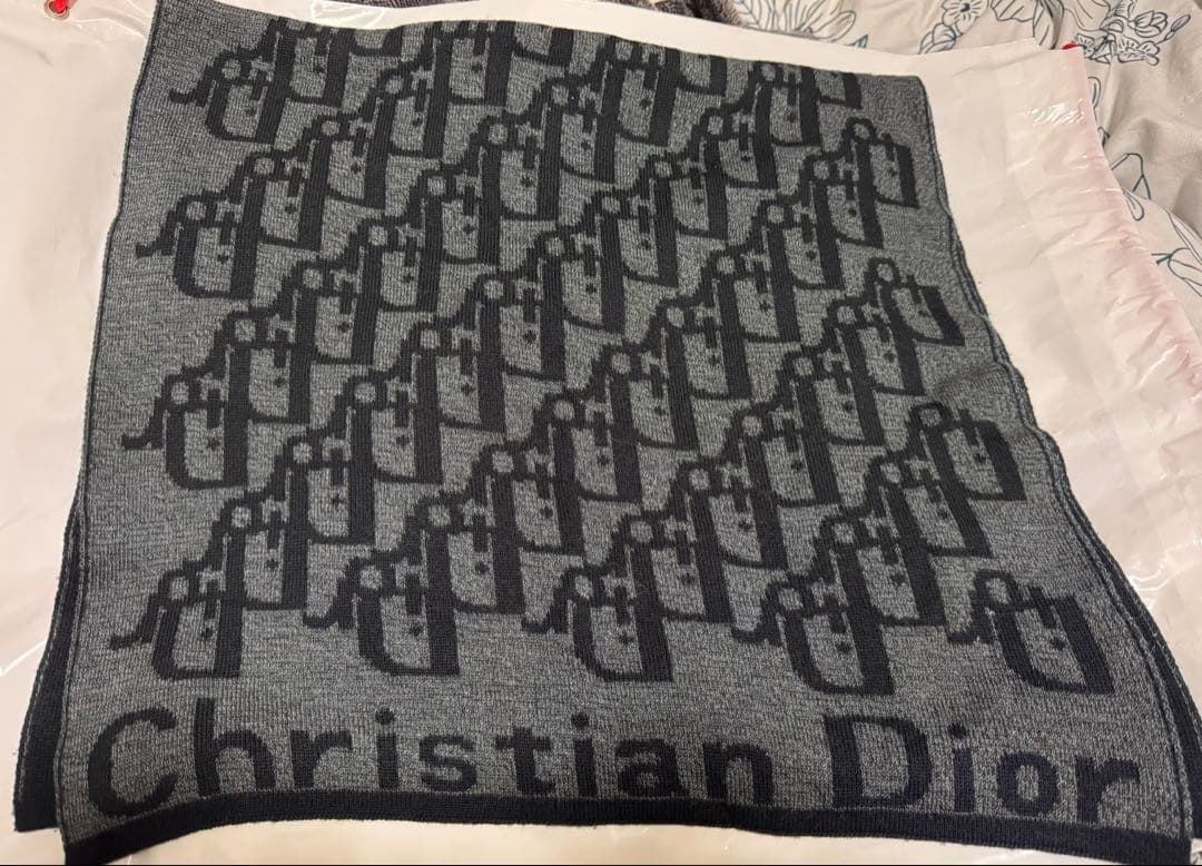 Dior ロゴマフラー グレー