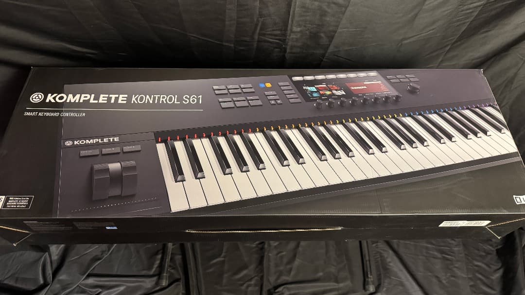 KOMPLETE KONTROL S61 MK2（ライセンス登録可・おまけ付き）