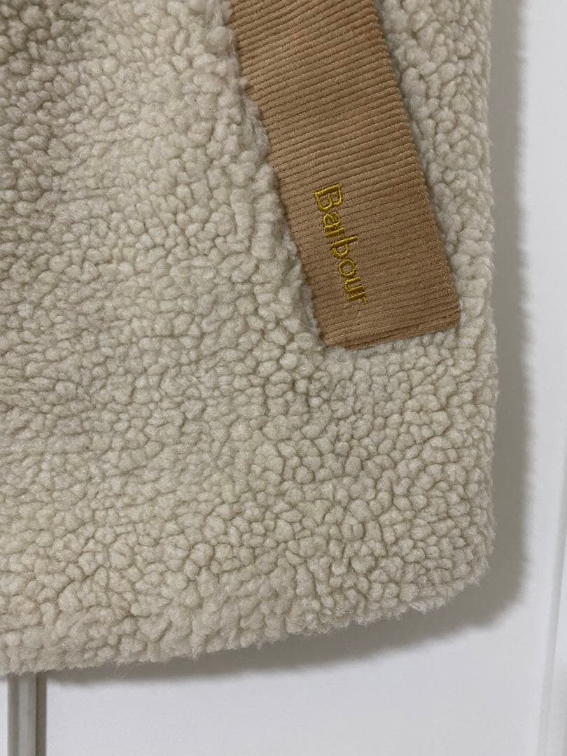 Barbour ベージュ シェルパフリース ベスト