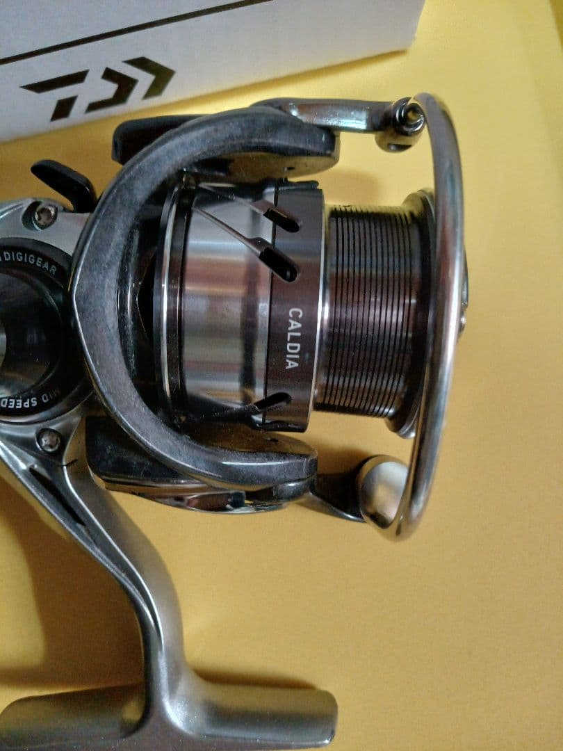 Daiwa 18カルディア CALDIA LT 2000S スピニング 箱あり