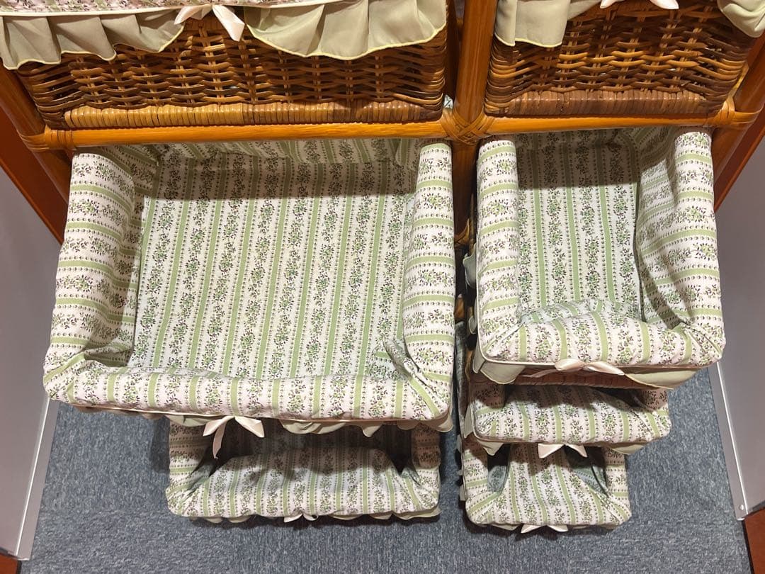 【新品】ラタン　４段ラック　ランドリー　キャスター付　籐家具　レトロ家具