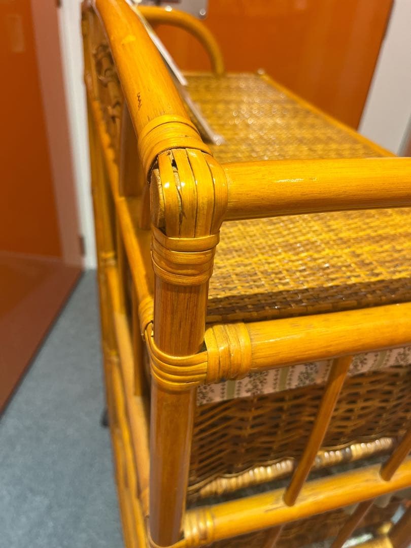 【新品】ラタン　４段ラック　ランドリー　キャスター付　籐家具　レトロ家具