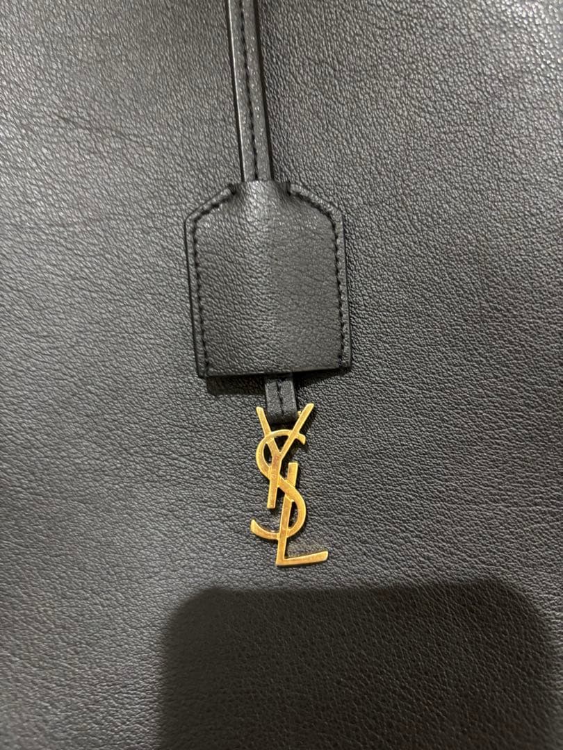 SAINT LAURENT ブラックレザートートバッグ