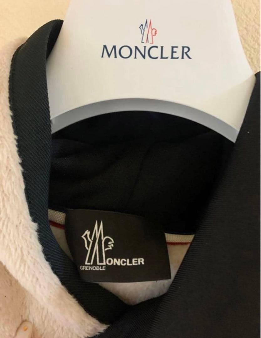 Moncler正規品フリースフーディ