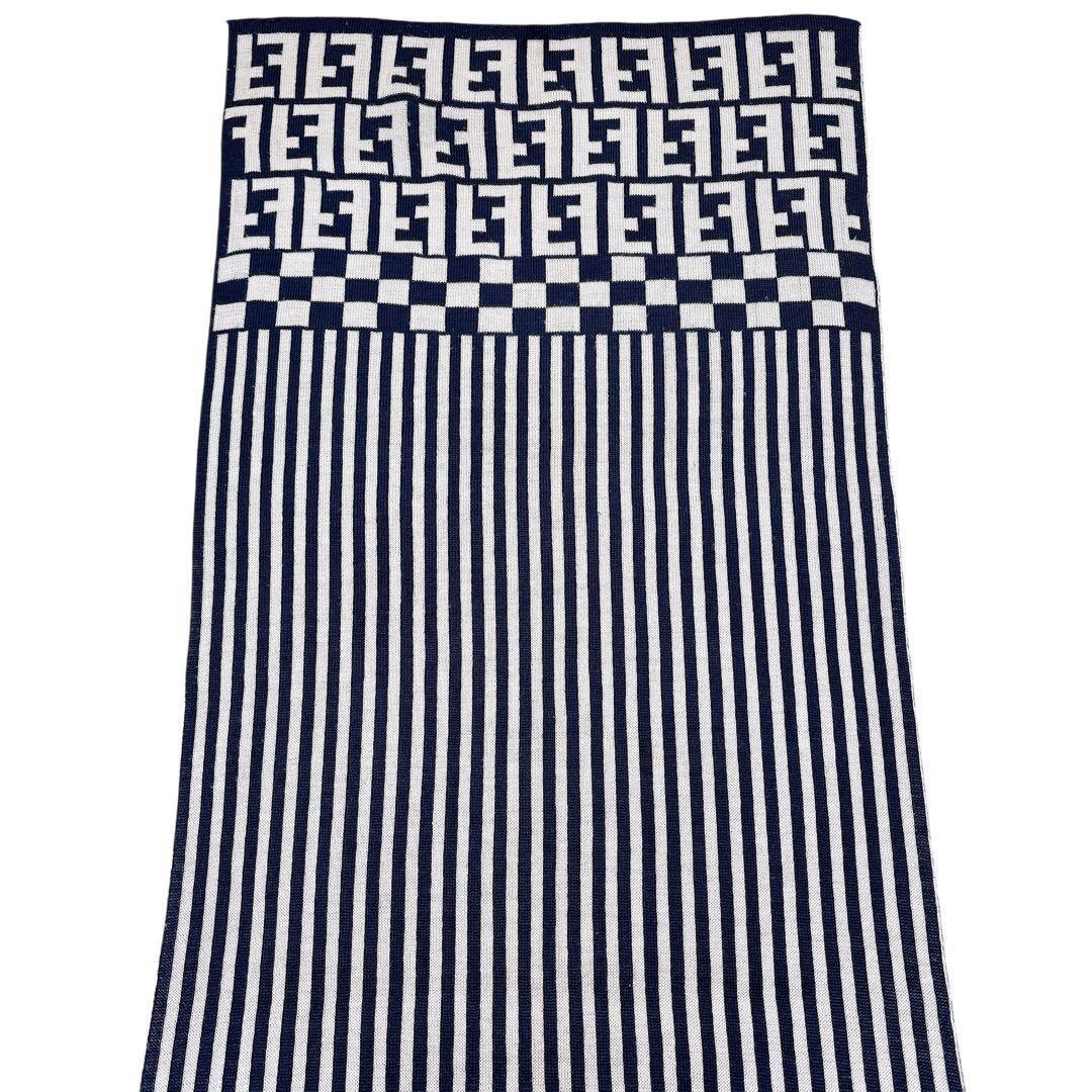 FENDIフェンディ ズッカ柄 ウール マフラー イタリア製 ネイビー 男女兼用