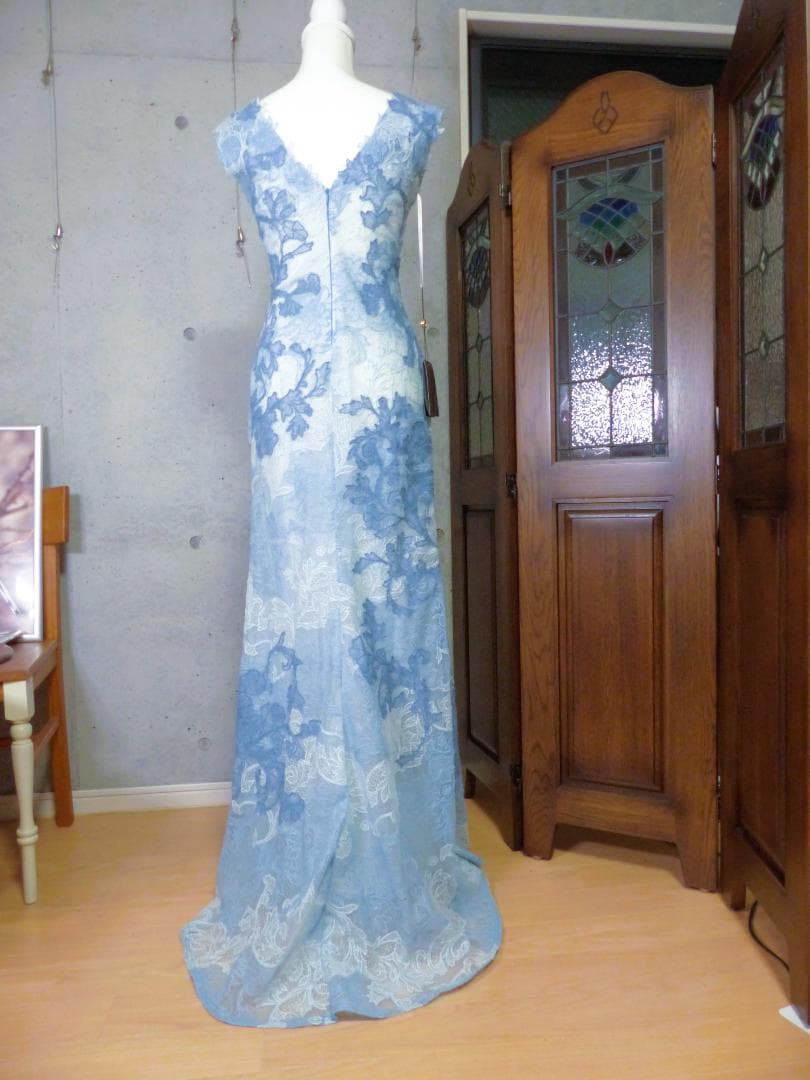 Erica　TadashiShoji ボタニカル青のグラデーションドレス2