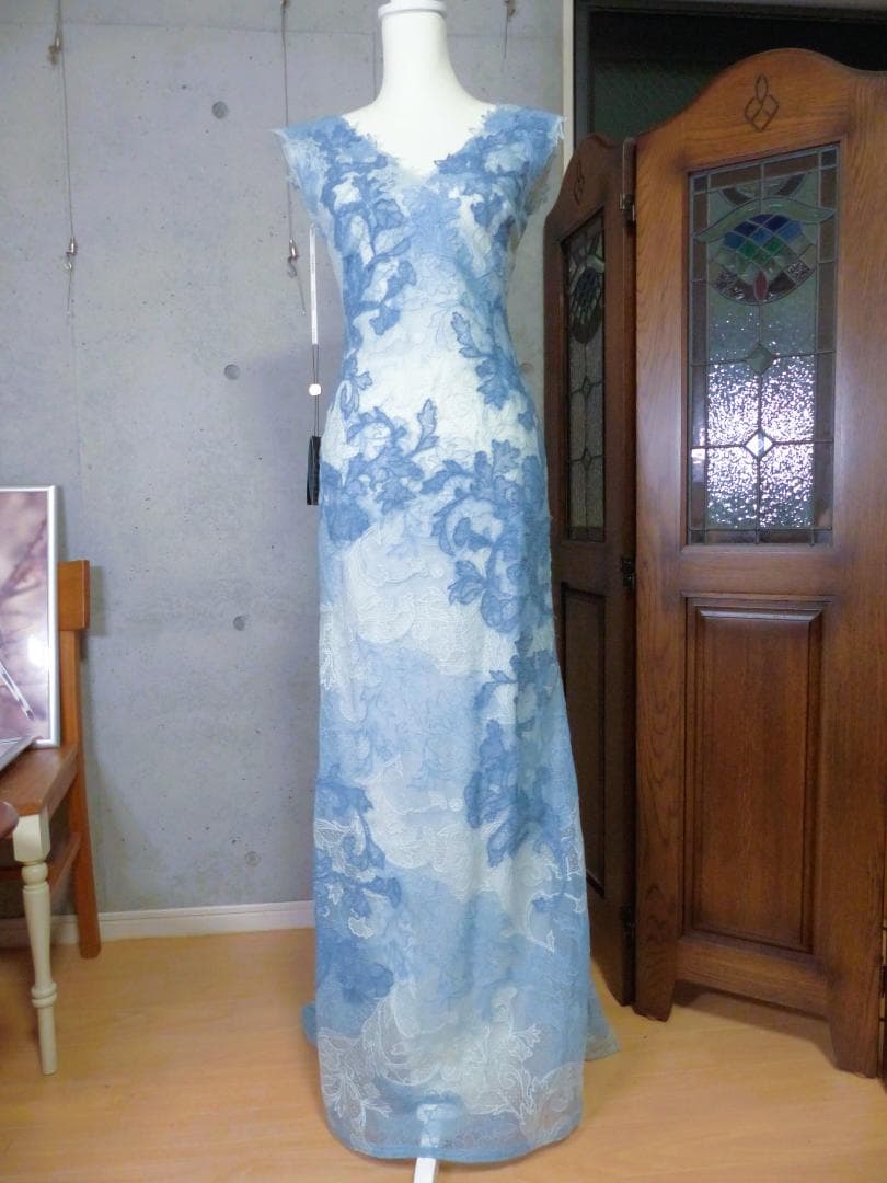 Erica　TadashiShoji ボタニカル青のグラデーションドレス2