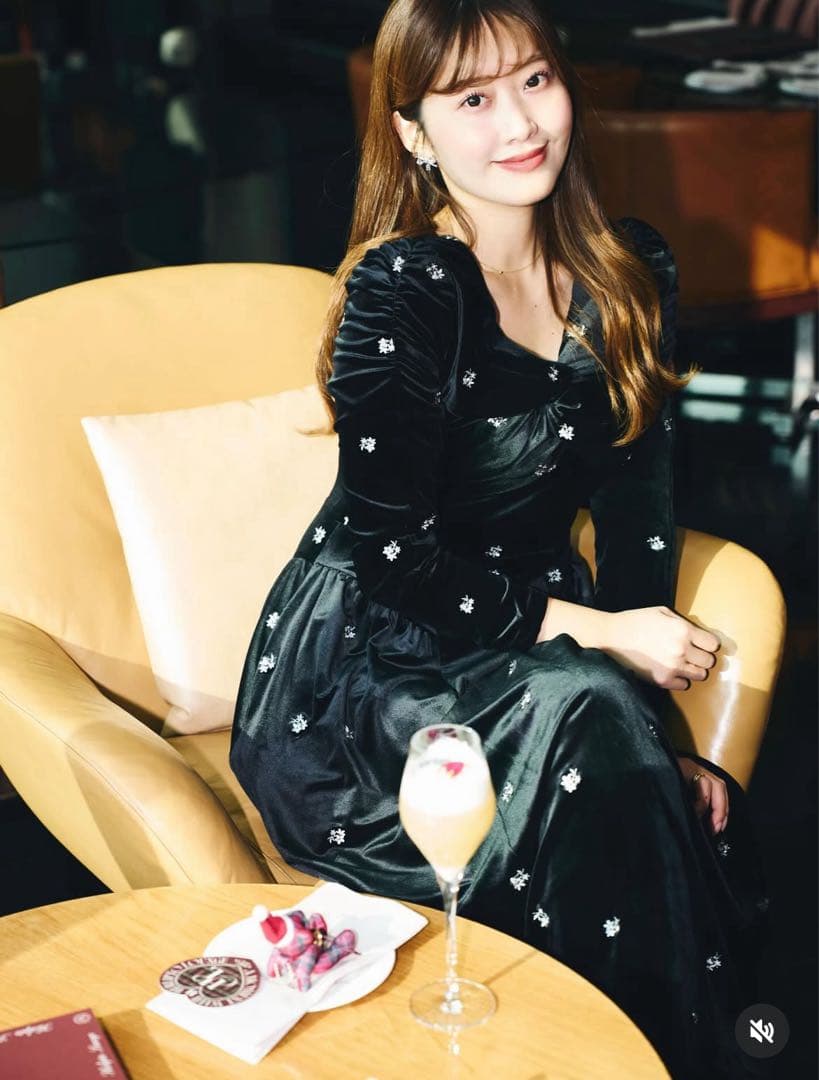 ワンピース Belmont Floral Velour Dress herlipto