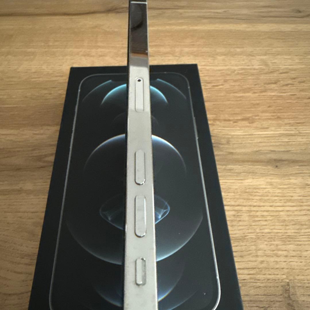 iPhone 12 Pro Max シルバー 256GB