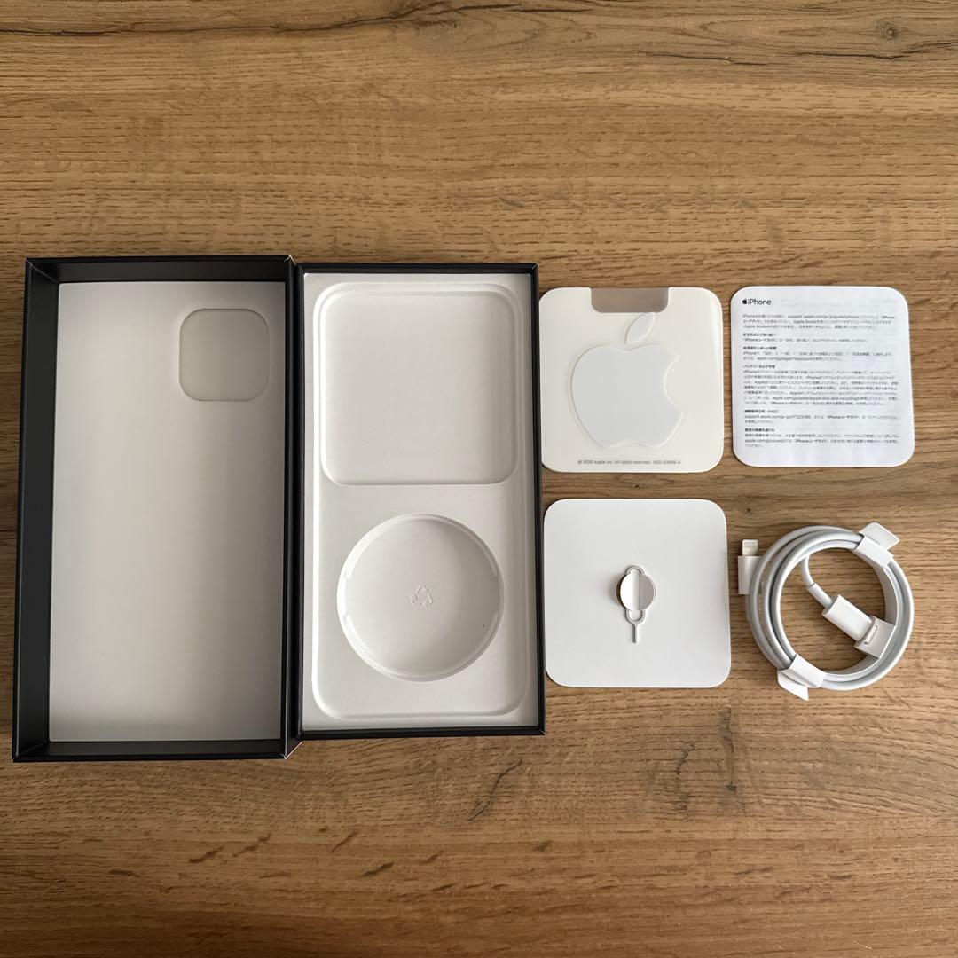 iPhone 12 Pro Max シルバー 256GB