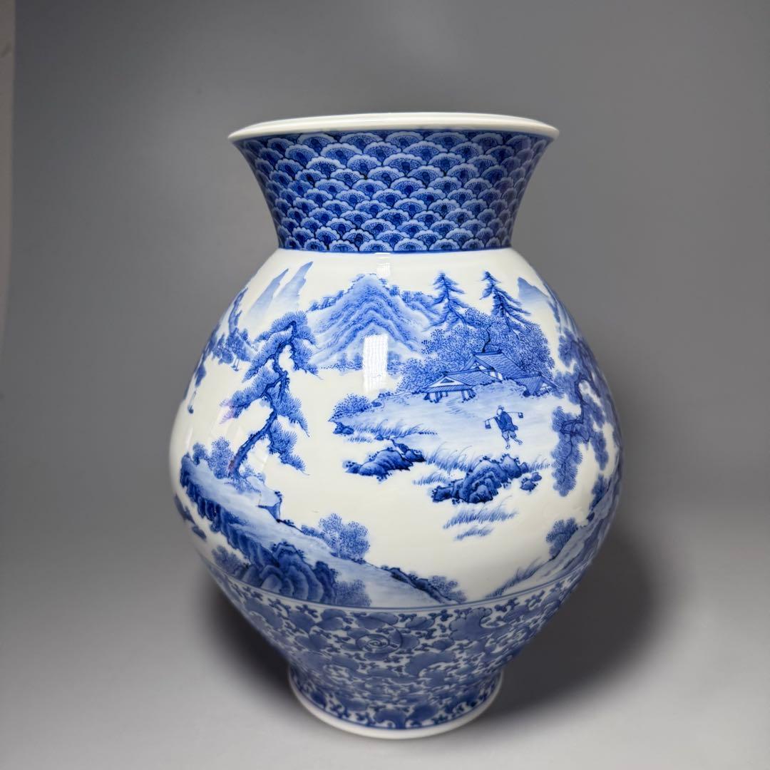 鍋島最高峰　市川光春 作　染付山水図花瓶　超絶細密技巧　鍋島藩御用窯　銘入　家紋