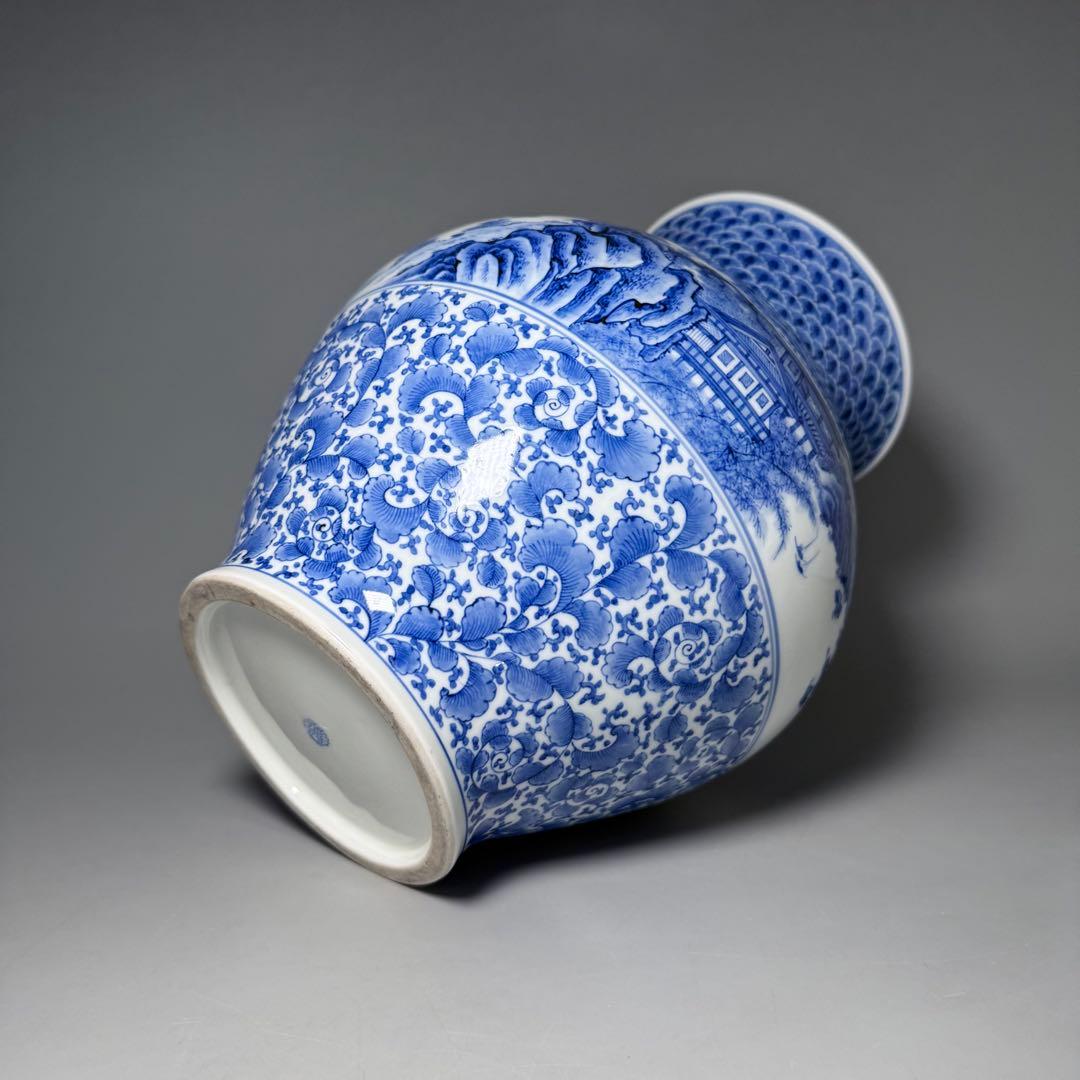 鍋島最高峰　市川光春 作　染付山水図花瓶　超絶細密技巧　鍋島藩御用窯　銘入　家紋