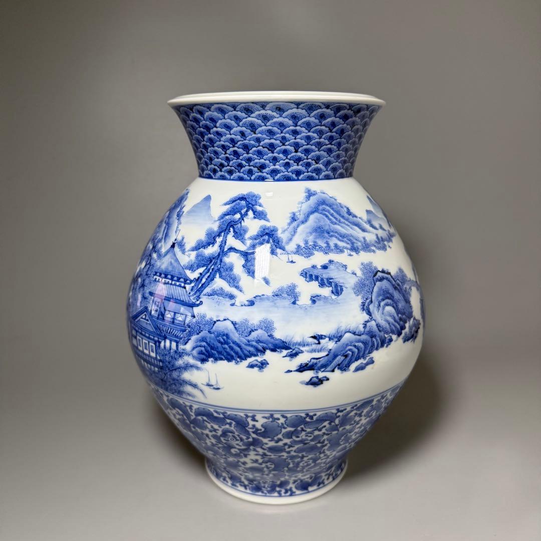 鍋島最高峰　市川光春 作　染付山水図花瓶　超絶細密技巧　鍋島藩御用窯　銘入　家紋
