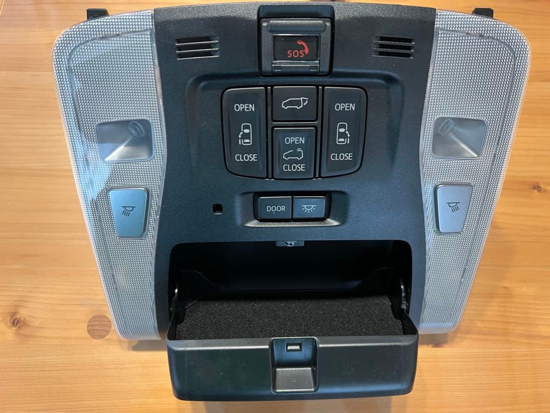 アルファード30ルームランプサングラス入れ付き