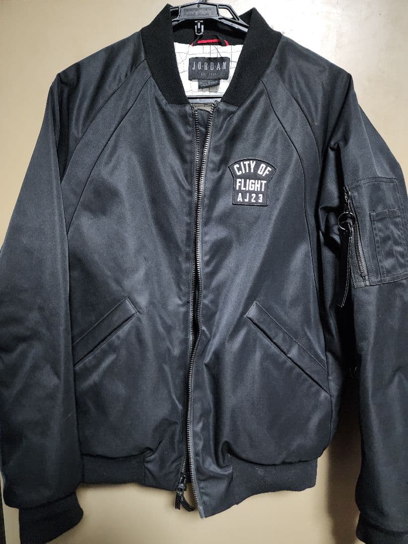 ジョーダン　JORDAN　ナイキ　NIKE　ma-1 ジャケット　ブルゾン　黒