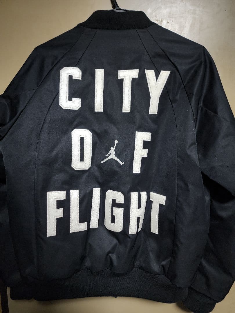 ジョーダン　JORDAN　ナイキ　NIKE　ma-1 ジャケット　ブルゾン　黒