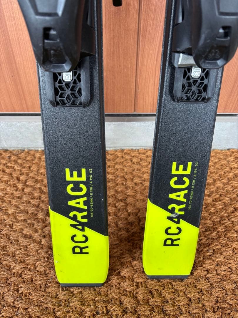 FISCHER RC4 RACE スキー 黒/黄 ジュニア用