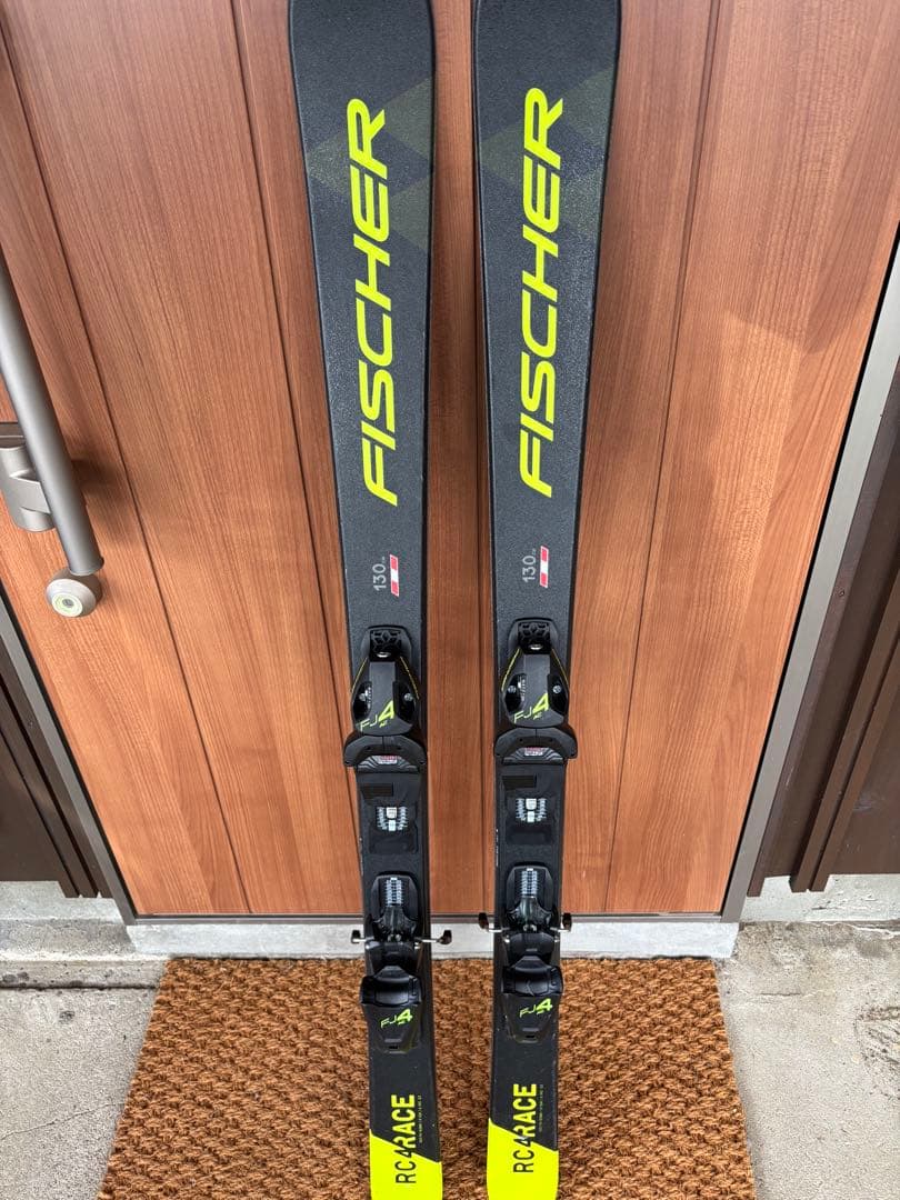FISCHER RC4 RACE スキー 黒/黄 ジュニア用