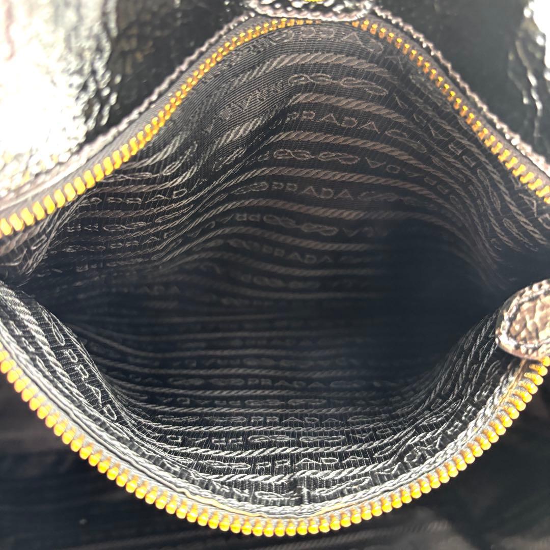 美品 プラダ 2way ショルダーバッグ トートバッグ ロゴ A4可 白タグ 黒