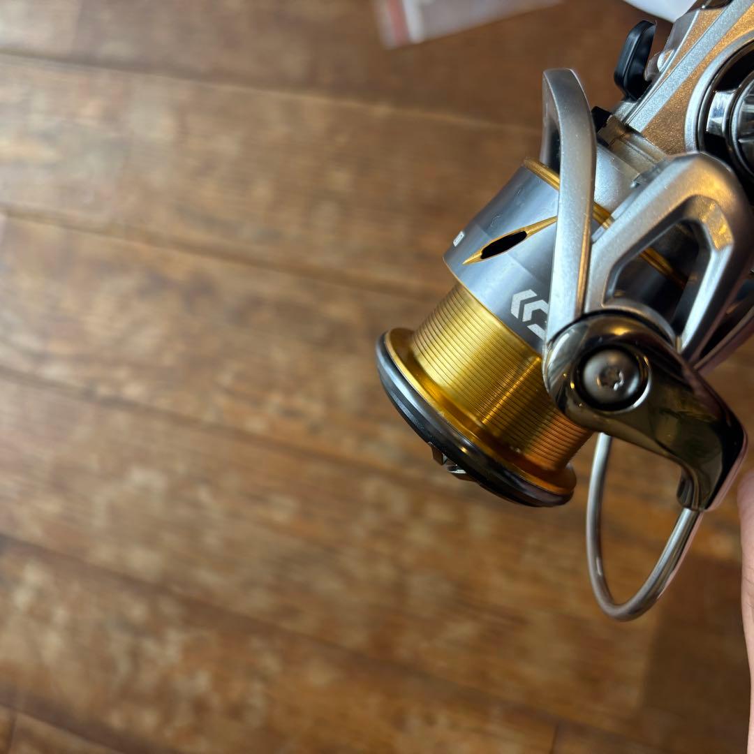 美品 DAIWA FREAMS LT3000D-C スピニングリール